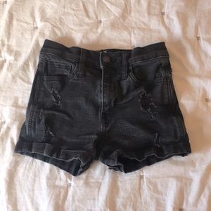 High-Rise shorts🖤 size: 00, color: black.